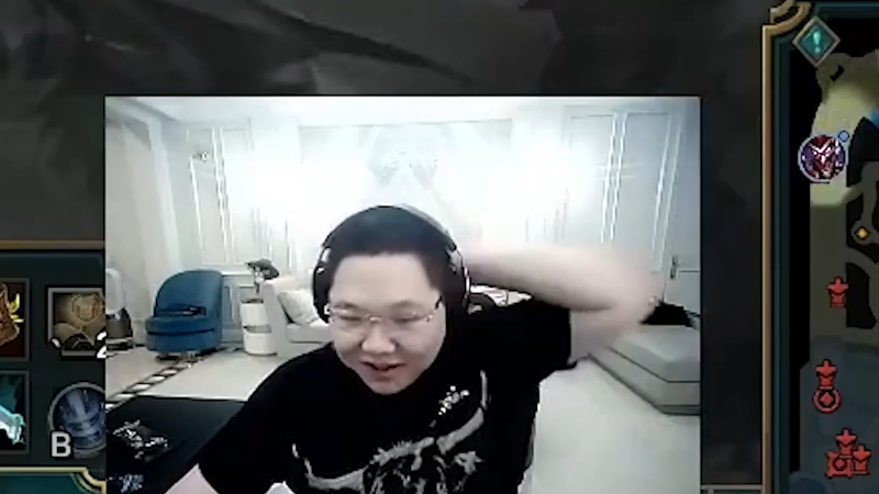 【英雄联盟】即将拥有人鱼线的PDD的精彩时刻 20211015 02点场