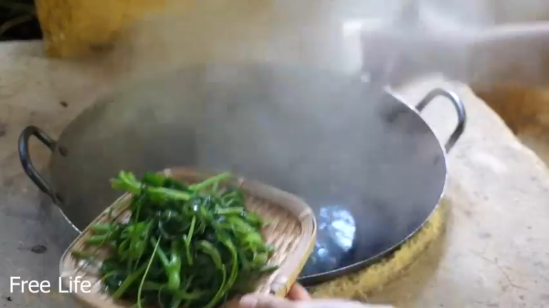 S32打造休闲椅舒服了13#妹子独自深入荒野隐居，建设世外桃源