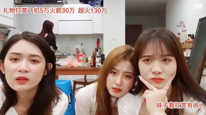 大白大海和可爱多聊天很可爱，大海YYDS