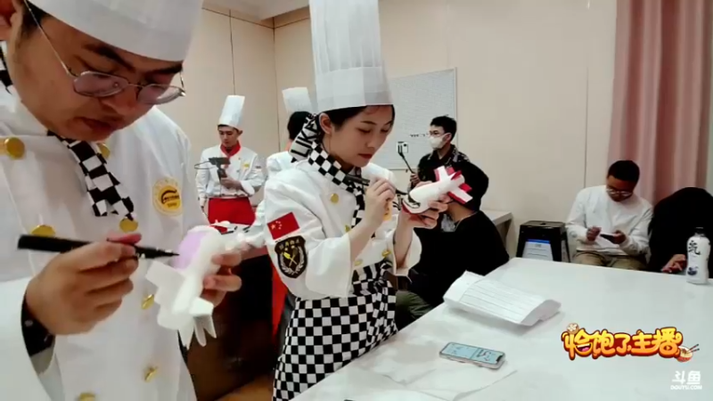 【2021-10-15 17点场】火力堂主：我在新东方学厨艺 。