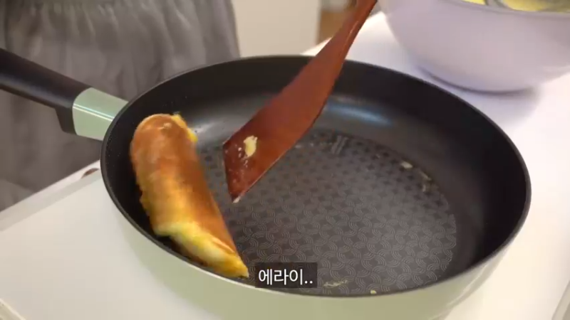 制作红薯披萨和热蛋糕玉米狗，杂货购物和烹饪，一个人生活  红薯披萨和热蛋糕玉米狗，杂货购物和烹饪，一个人生活制作红薯披萨和热蛋糕玉米狗，杂货购物    (21)