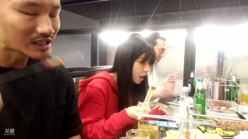 【2021-10-17 00点场】黑人毅：连胸大肌了