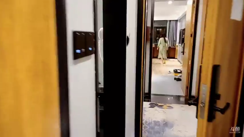 【2021-10-16 21点场】逐梦兄弟：接女嘉宾啦