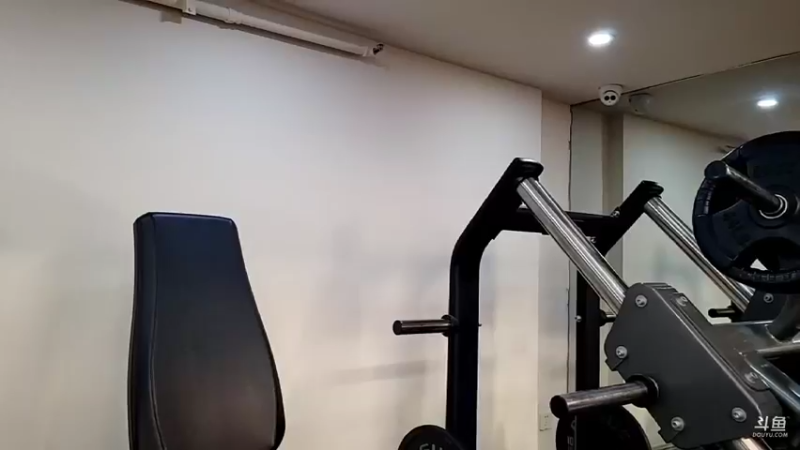 【2021-10-18 19点场】黑人毅：这里是健身的天堂280072
