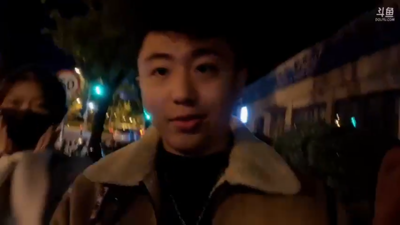 【2021-10-16 18点场】山山鸭：带妹妹线下看比赛