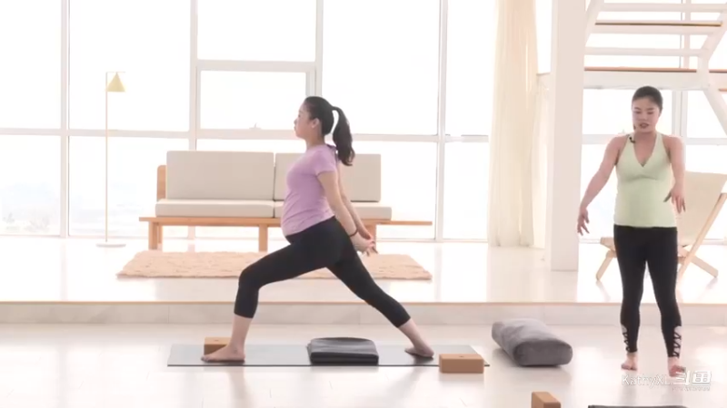 1.课时24孕期流瑜伽(23)动作分解