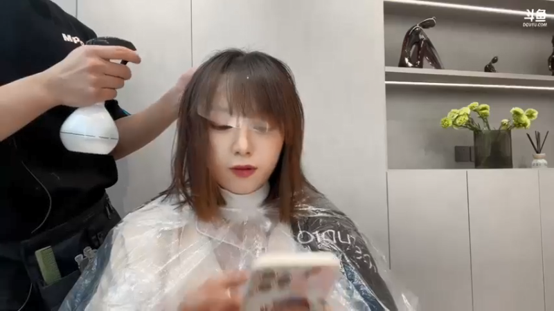 【2021-10-18 16点场】张逗逗就是张老板阿：芜湖！鼻炎又犯了