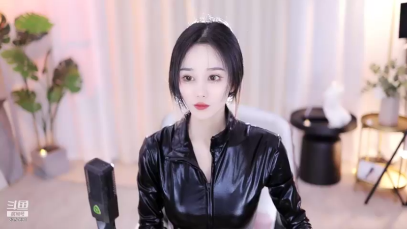 【2021-10-15 17点场】小艺不抽烟：新人主播第三天 8077691
