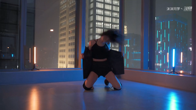 我在斗鱼看沫沫同学丶直播舞蹈