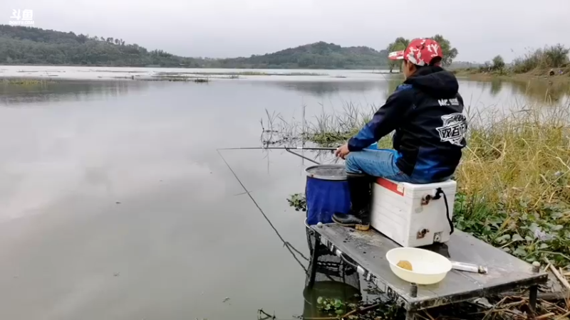 【2021-10-21 09点场】中华户外钓鱼：梓山湖野钓TV