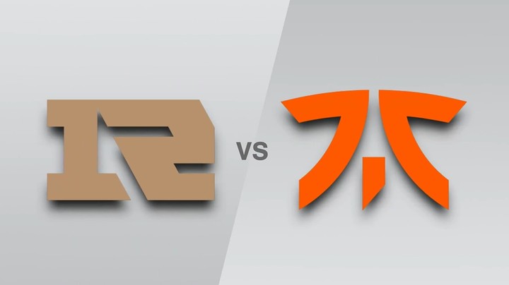 英雄联盟S11小组赛RNG-FNC精彩集锦