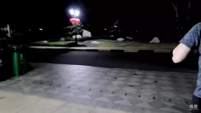 【2021-10-22 18点场】逐梦兄弟：休息一下晚点播