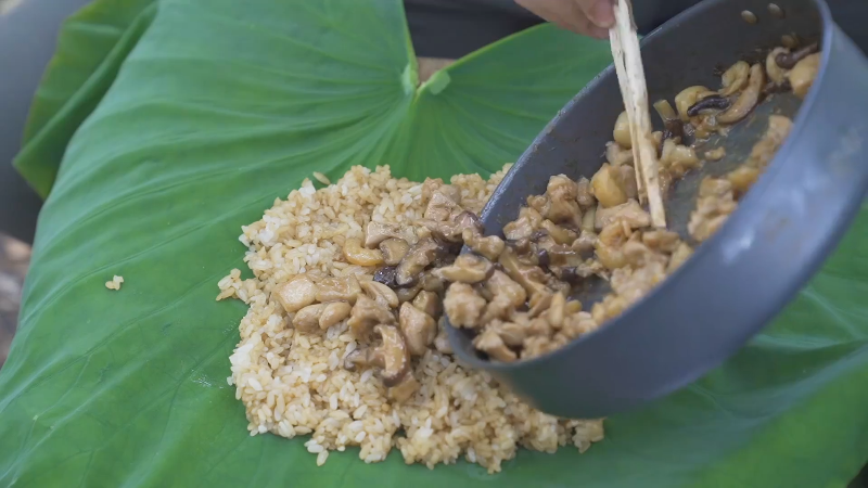 我在斗鱼看野食小哥直播美食