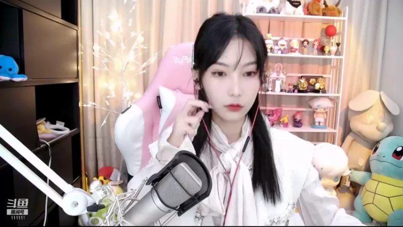 【2021-10-22 16点场】叶知秋Vanessa：叶知秋：嘿嘿嘿