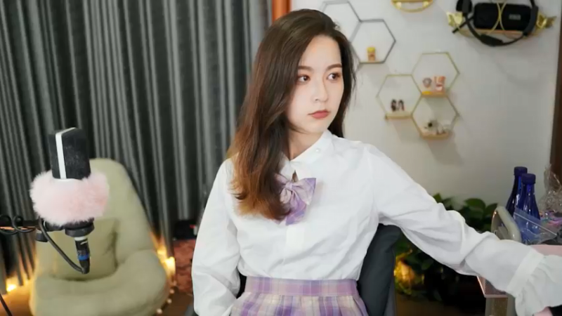 【2021-10-23 11点场】传情小小：今天下午可以看比赛呀~