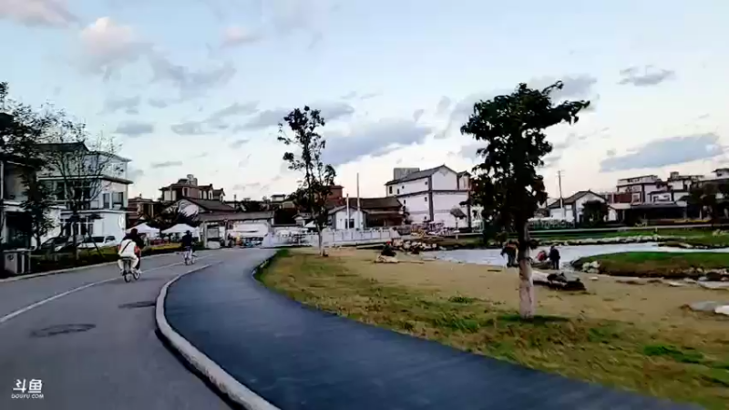【2021-10-24 18点场】大嘴love：大理娱乐团