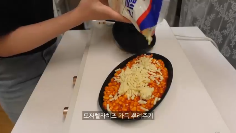 日常，制作辛辣的辛奇乌冬面和紫菜包饭，火鸡旋风蛋包饭，辣椒酱，豆腐意大利面，剥蒜皮的方法，超市买菜，蜂蜜地瓜，蛤蜊意大利面 日常，制作辛辣的辛奇乌冬面和紫菜包饭