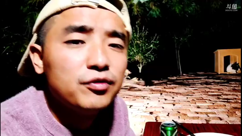 【2021-10-25 20点场】主播阿郎：荒野独居（铺砖做灶）