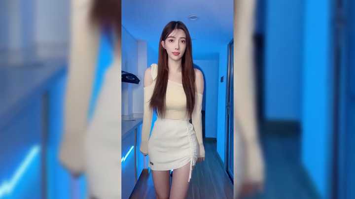 美女视频集锦，美女主播在家跳舞很好看