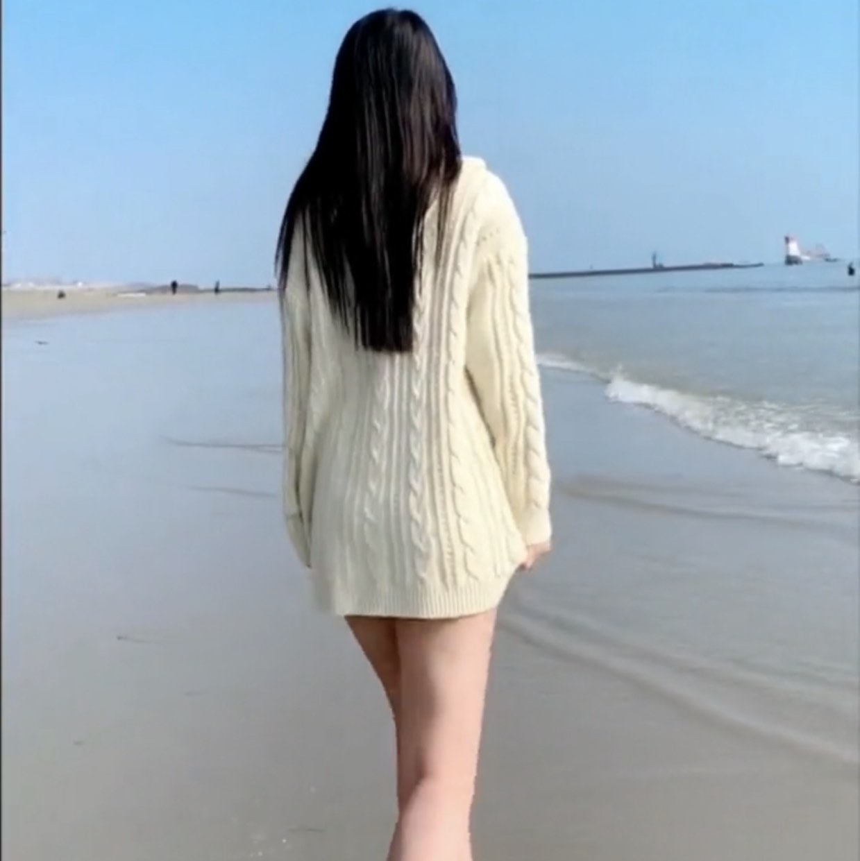 林蒙m：我TMD只跟@雷小婷丶玩不尴尬