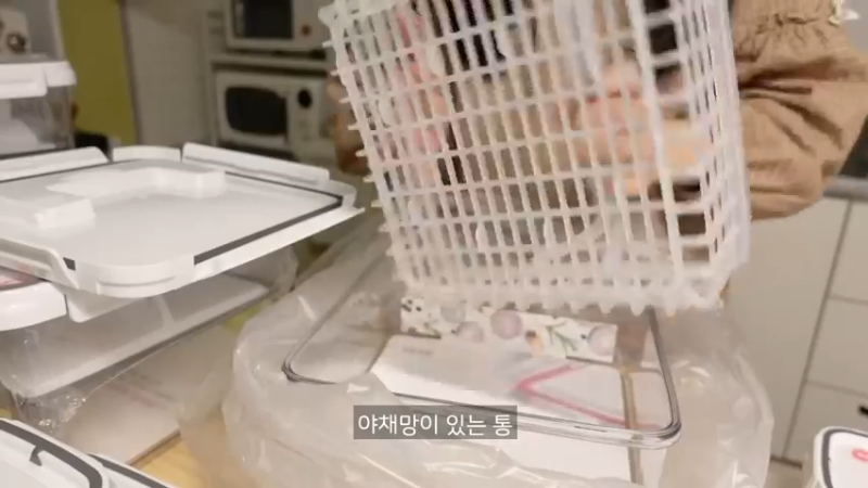 日常，制作辛辣的辛奇乌冬面和紫菜包饭，火鸡旋风蛋包饭，辣椒酱，豆腐意大利面，剥蒜皮的方法，超市买菜，蜂蜜地瓜，蛤蜊意大利面 日常，制作辛辣的辛奇乌冬面和紫菜包饭