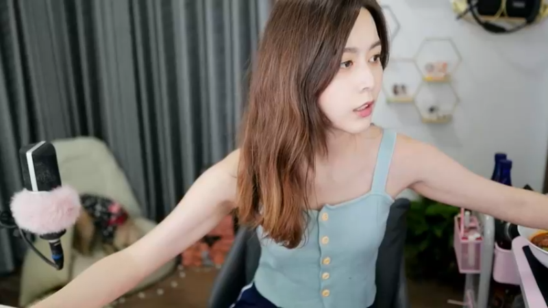 【2021-10-26 13点场】传情小小：摆烂的一天 10717