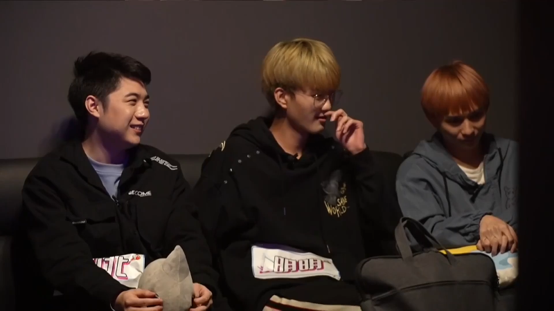 我在斗鱼看Xleft小叮当直播吃鸡游戏