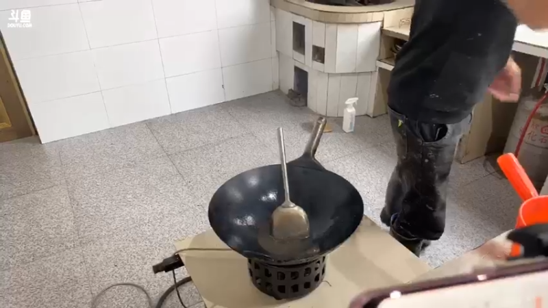 【2021-10-27 15点场】魅力生活i：今天挖黄鳝泥鳅。