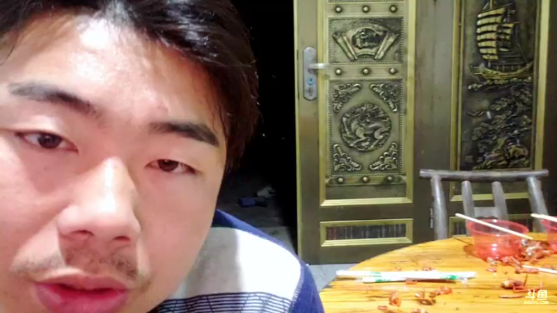 【2021-10-28 01点场】魅力生活i：河道抓很大的河虾