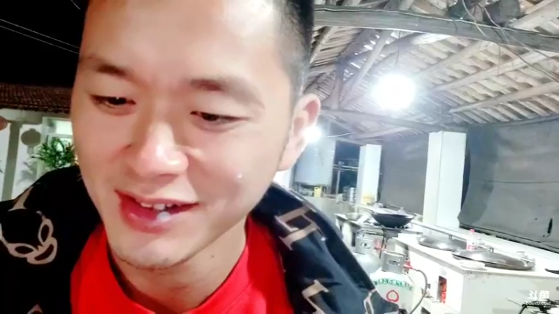 【2021-10-28 19点场】洪湖小肖：小剧场马上开始！！！