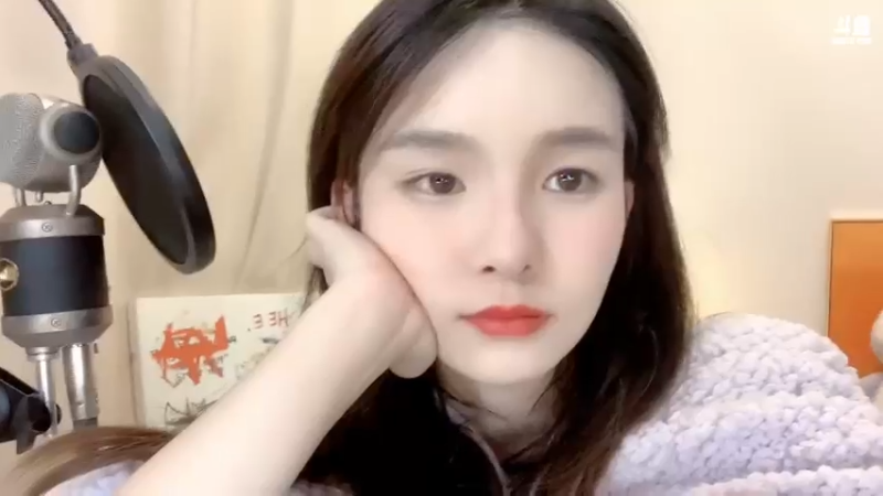 【2021-10-28 21点场】赵小臭：凑凑：凑凑在修电脑TOT～～～～