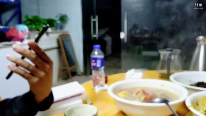 【2021-10-29 19点场】逐梦兄弟：今天基地休息聊天