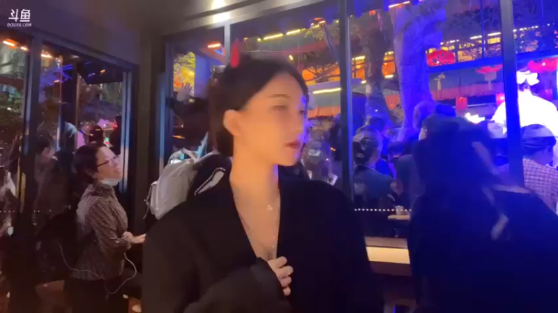 南妹儿_2021_10_31_万圣节户外直播