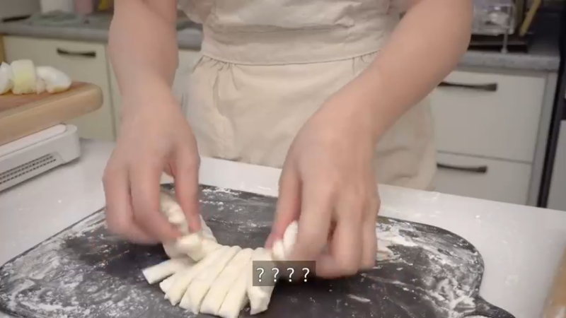 制作红薯披萨和热蛋糕玉米狗，杂货购物和烹饪，一个人生活  红薯披萨和热蛋糕玉米狗，杂货购物和烹饪，一个人生活制作红薯披萨和热蛋糕玉米狗，杂货购物    (9)