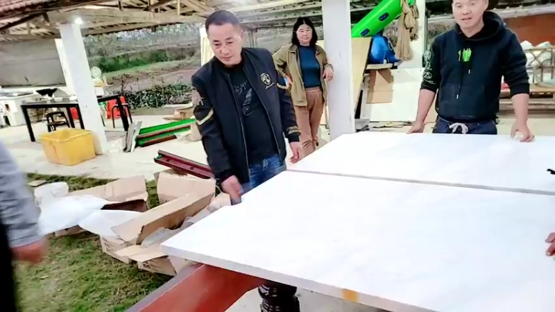 【2021-11-01 17点场】洪湖小肖：基地娱乐设施组装