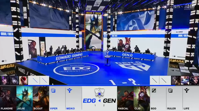 S11四强赛EDGvsGEN 精彩对局 (43)