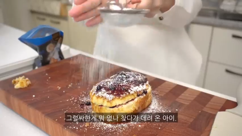 制作辣辣的火鸡炸酱面炒年糕，辛奇卷的金枪鱼紫菜包饭便当，ROSÉ火鸡面，填色本治愈，家常饭料理，家务，学习 独居生周末日常，凌晨预约 ，制作辣辣的火鸡炸酱面炒年