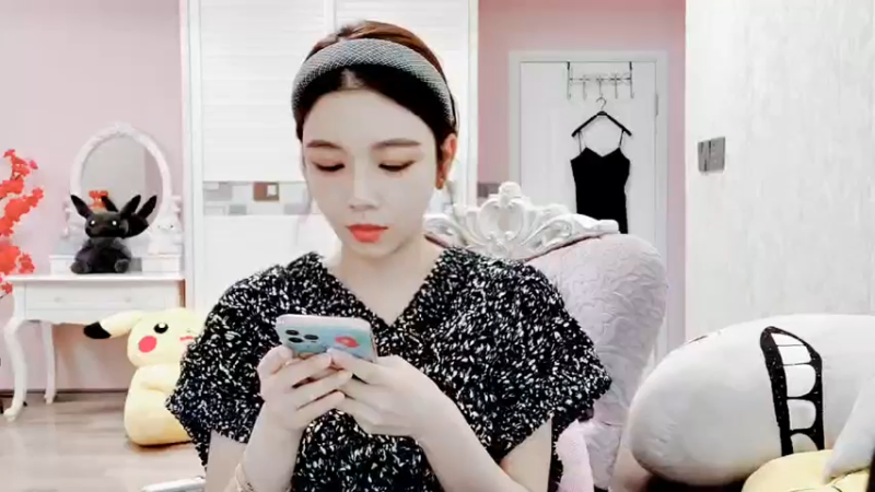 【2021-11-01 17点场】丽亚celiahunne：小姨子：万圣节