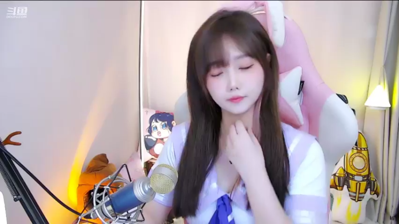 【2021-10-31 12点场】欣小菜：【有车位】不给糖就掉分