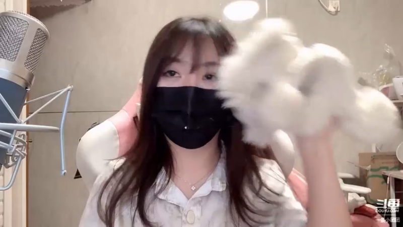 一条小团团嗨丝直播露脸_0