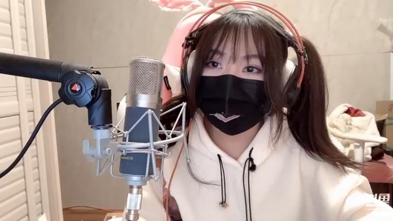 一条小团团黑丝直播露脸_10