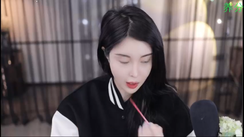 【2021-11-01 23点场】苏恩Olivia：苏恩：万圣节快乐哦宝子
