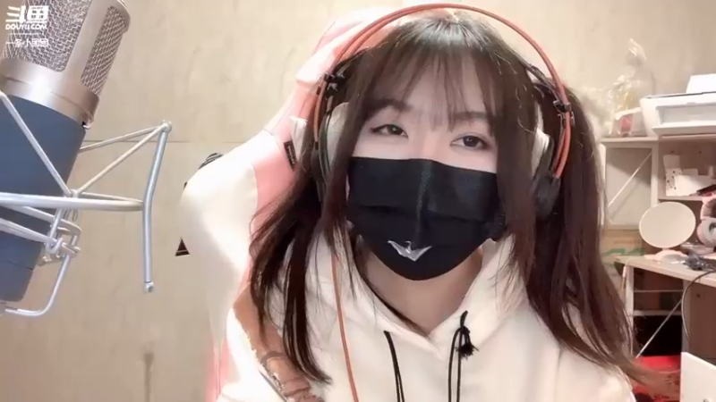 一条小团团嗨丝直播露脸_10