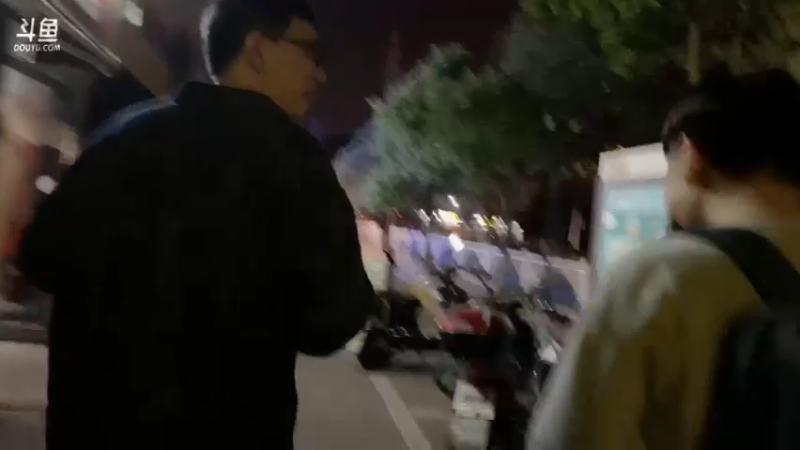 【2021-11-04 23点场】大枪炮狗：【赛后户外】奇迹是红色的