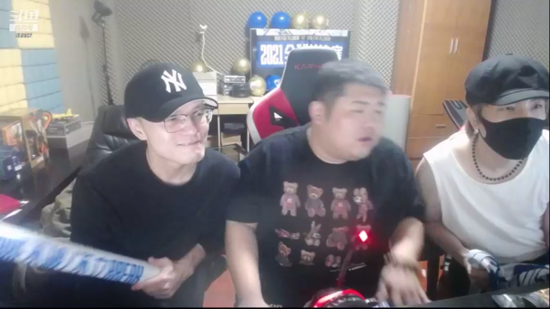 【2021-11-07 00点场】douyu小漠：小漠：这不是秀哥么！几天不见怎么亚军了