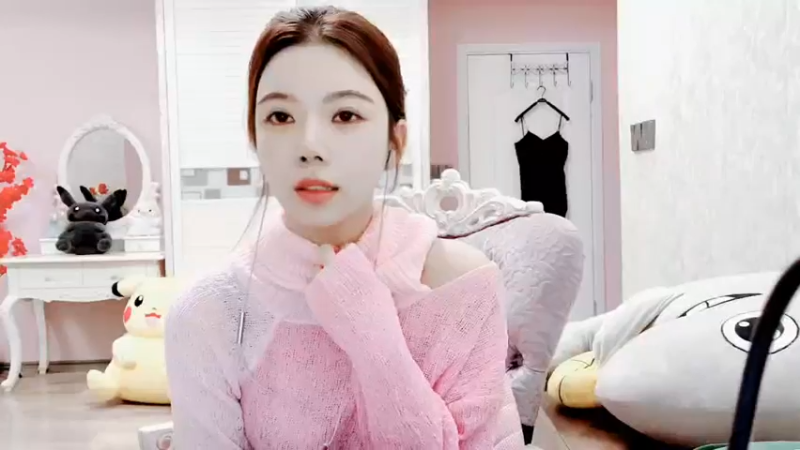 【2021-11-08 17点场】丽亚celiahunne：小姨子：开心最重要