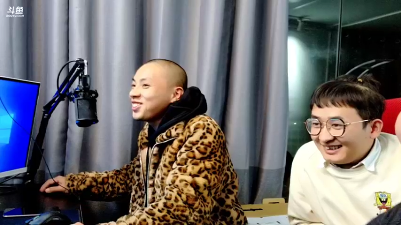 【2021-11-08 19点场】逐梦兄弟：今天去配个电脑