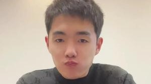 微笑吃柠檬