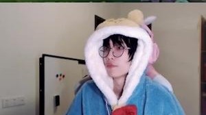 回忆一下主播的校园往事