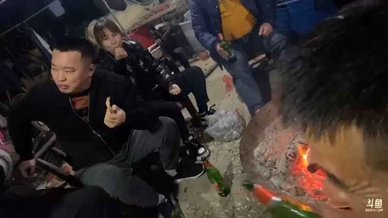 【2021-11-10 01点场】魅力生活i：调制卤水卤猪头